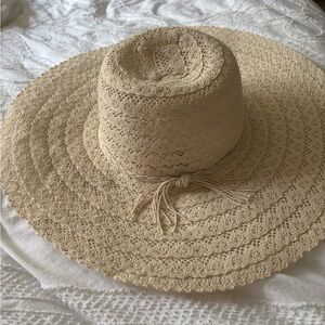 Elegant Lace Sun Hat in Cream